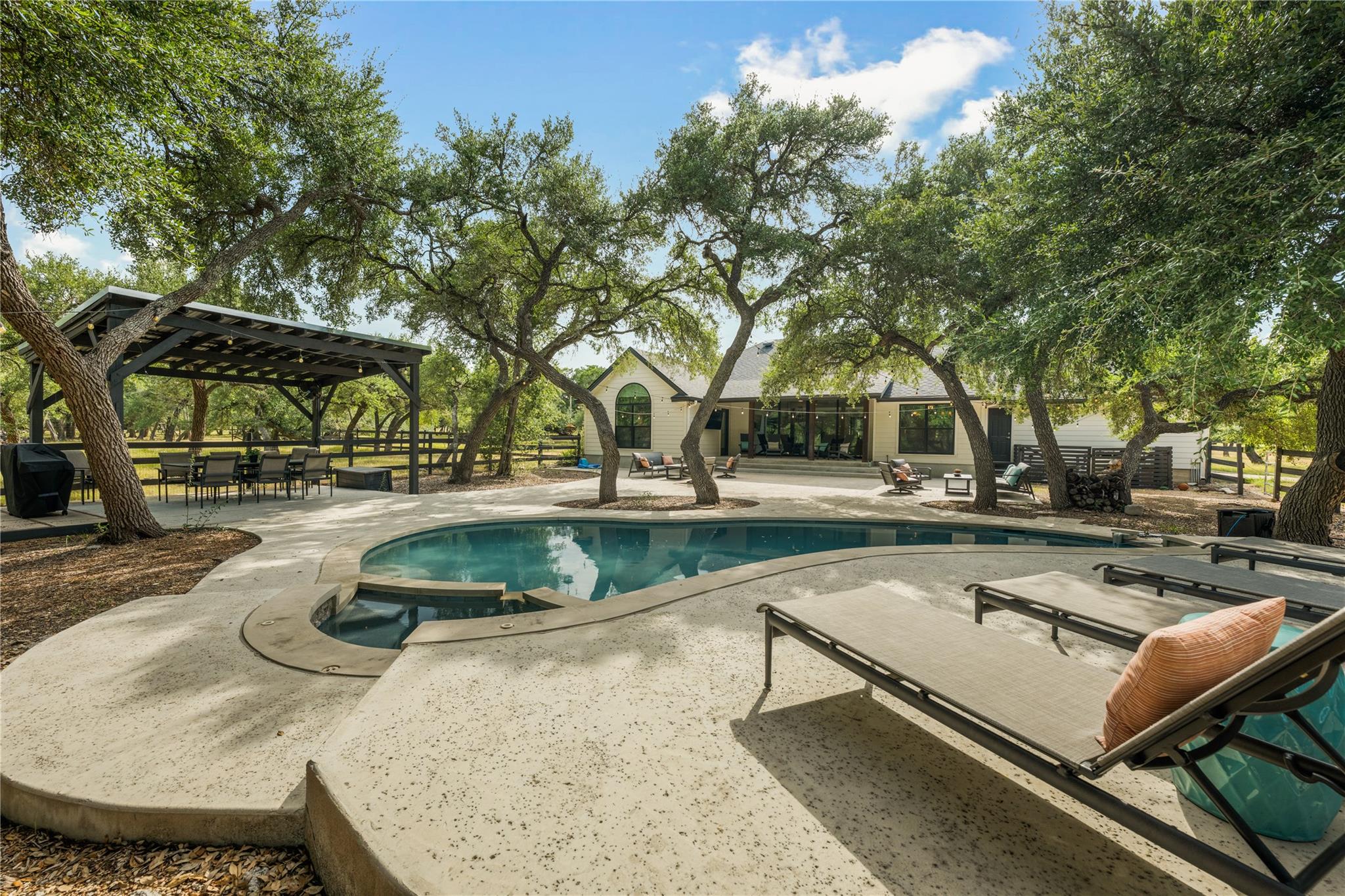 115 Sundown Rdg Property Photo 1