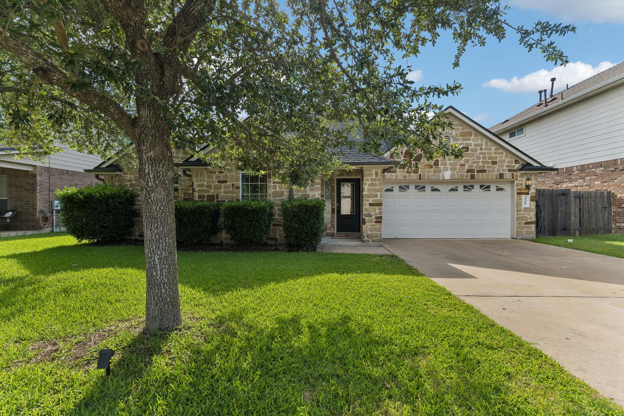 2309 Zoa Dr Property Photo 2