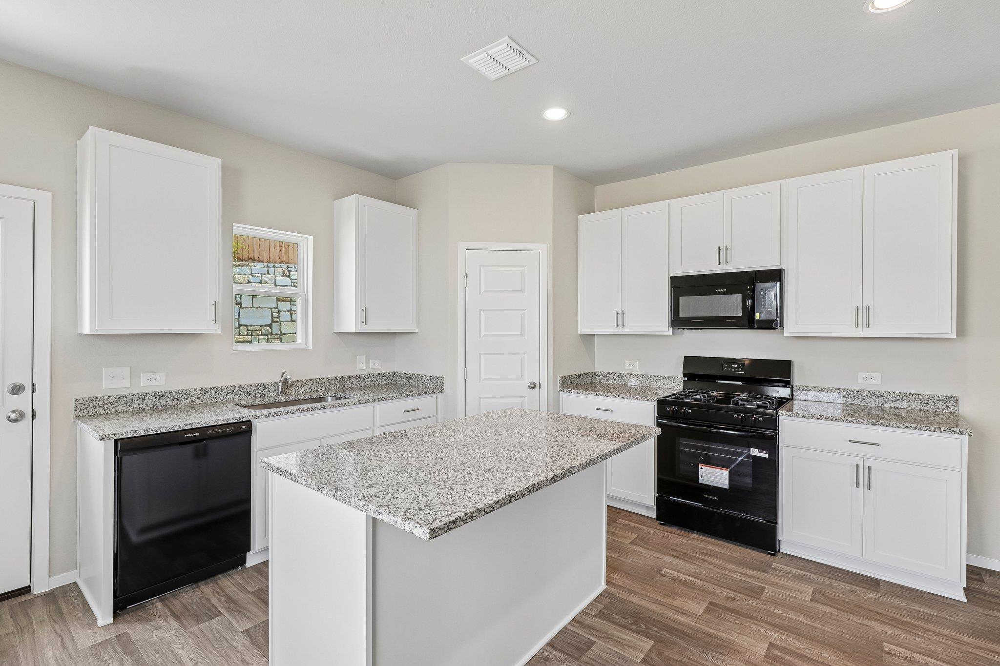 12013 Murano Dr Property Photo 4