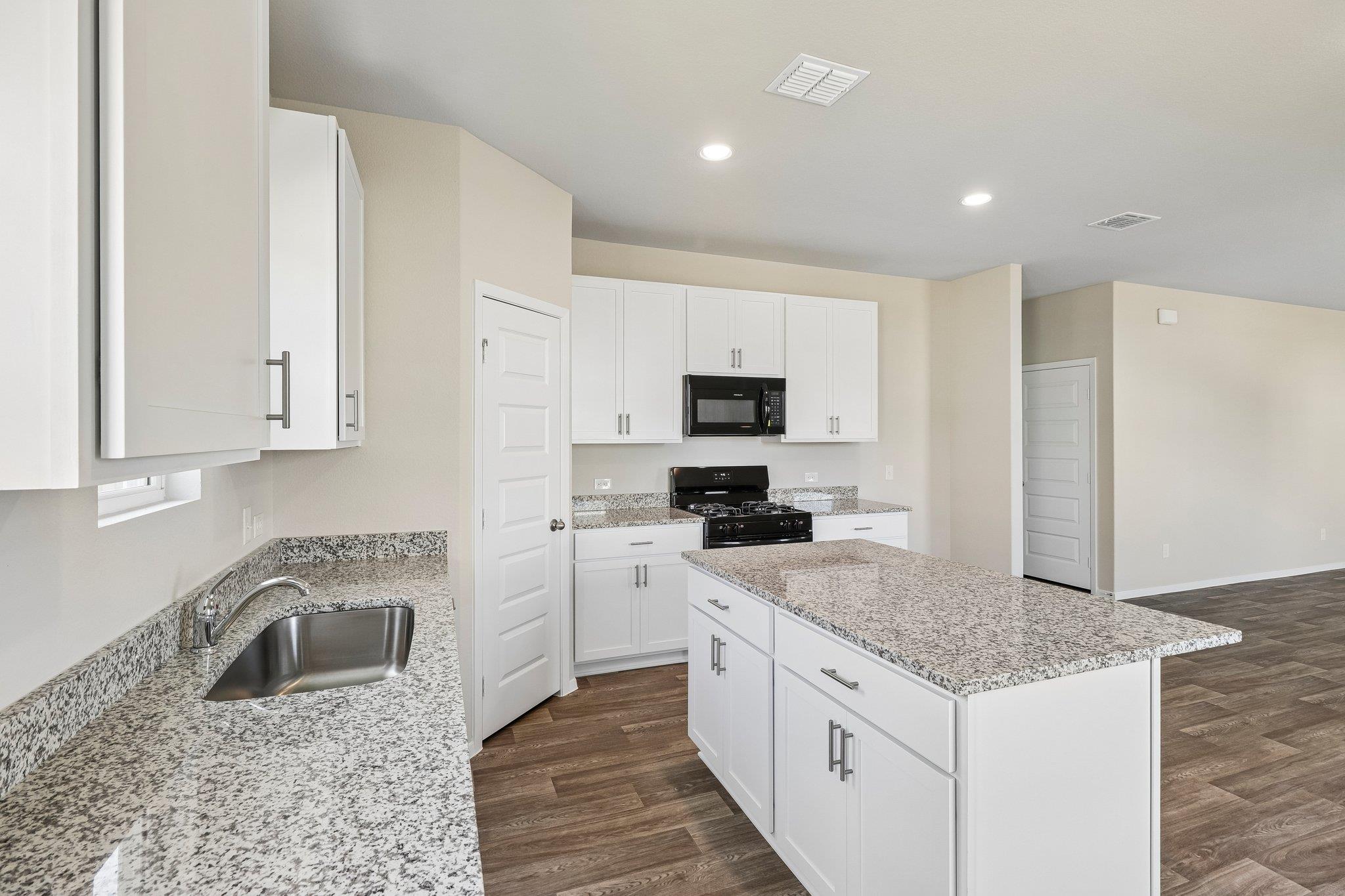 12013 Murano Dr Property Photo 5