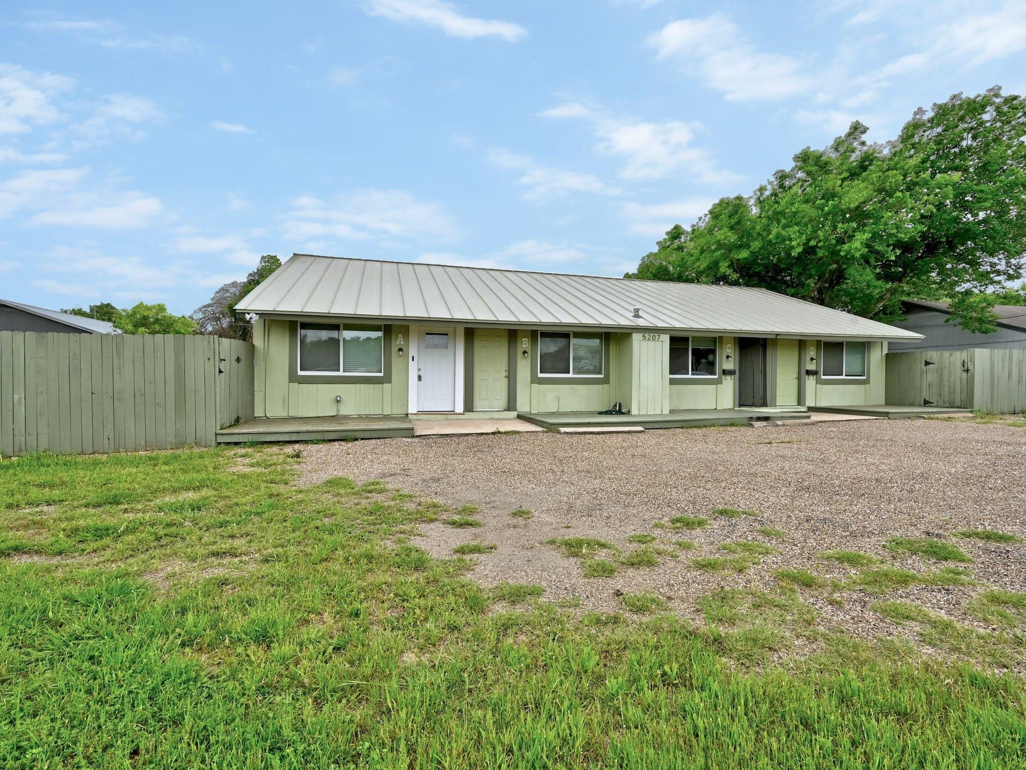 5207 Tahoe Trl A, B, C, & D Property Photo 3