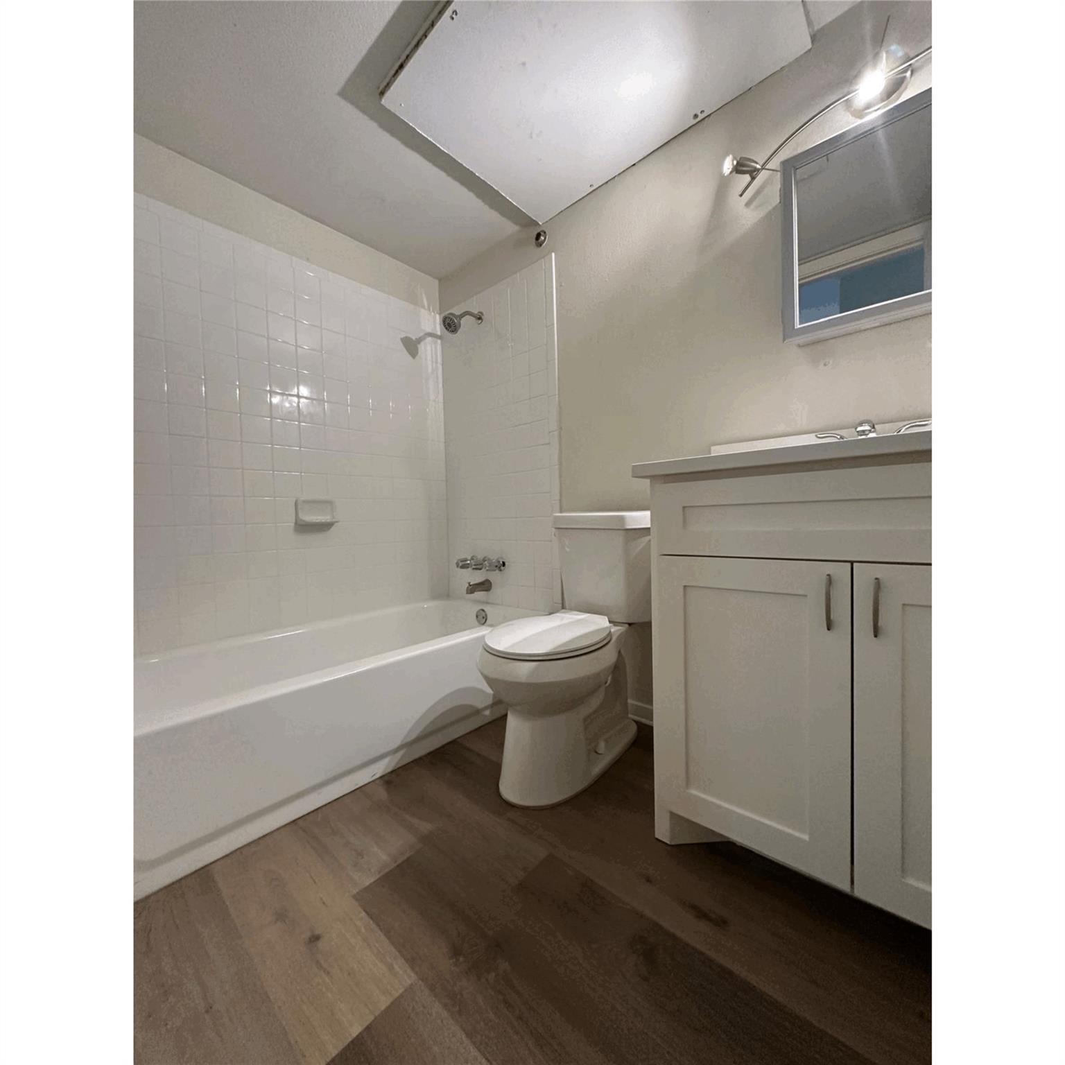 5207 Tahoe Trl A, B, C, & D Property Photo 14