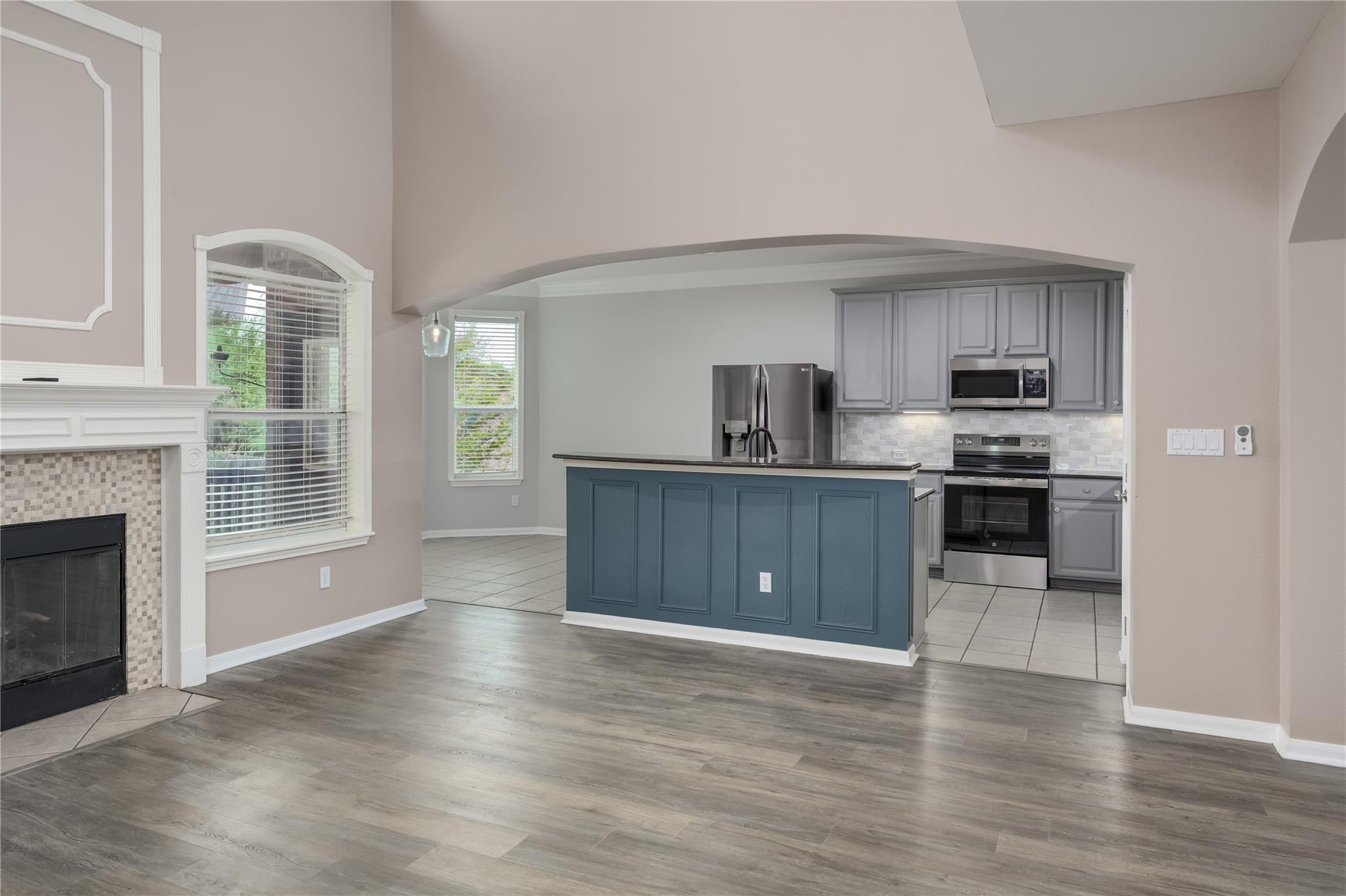 22121 Rose Grass #a Ln Property Photo 8