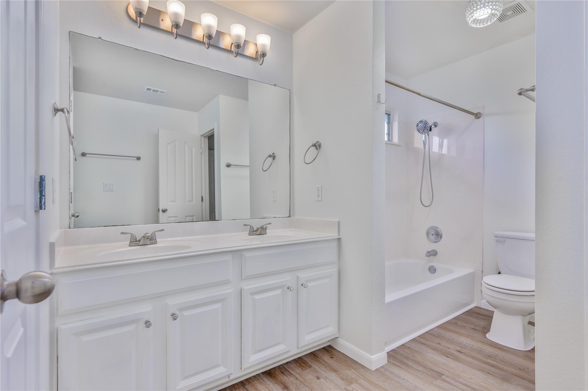 22121 Rose Grass #a Ln Property Photo 14