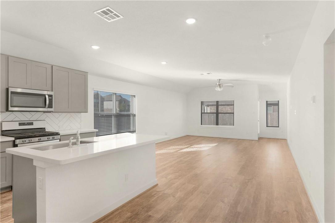 12100 Mossygate Trl Property Photo 5