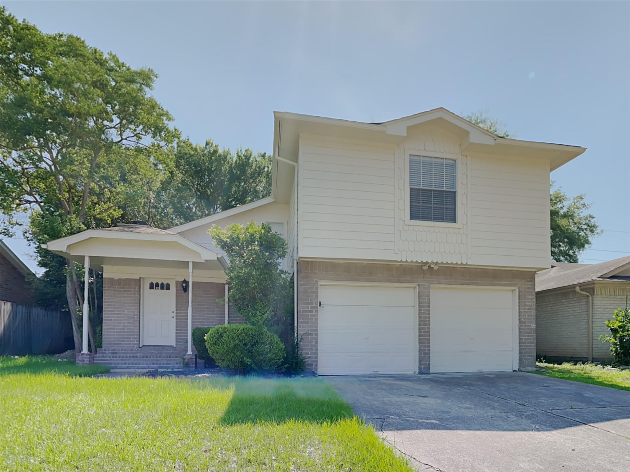 8527 Woodland Willows Dr Property Photo 1