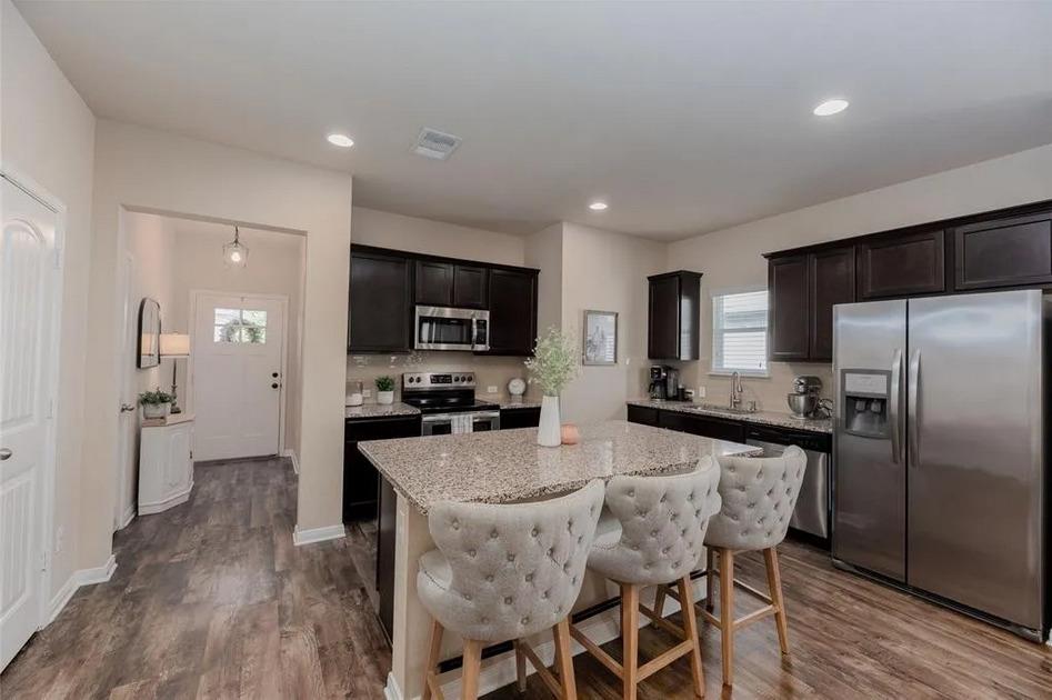 652 Donegal Ln Property Photo 5