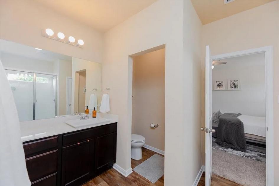 652 Donegal Ln Property Photo 17