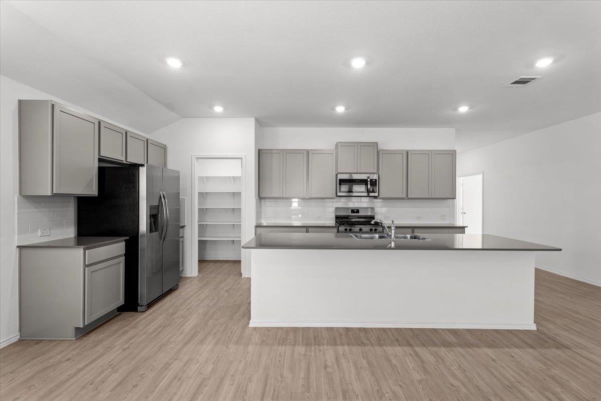 300 Jeffers None Property Photo 8