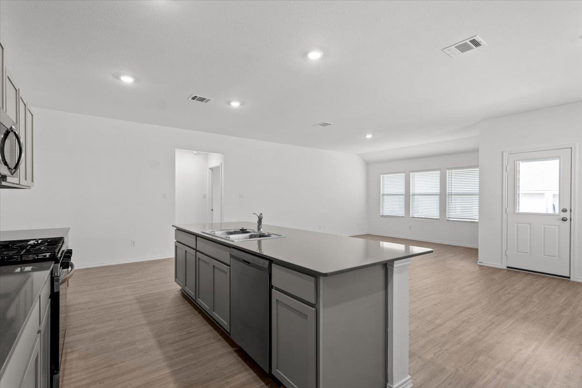 300 Jeffers None Property Photo 14