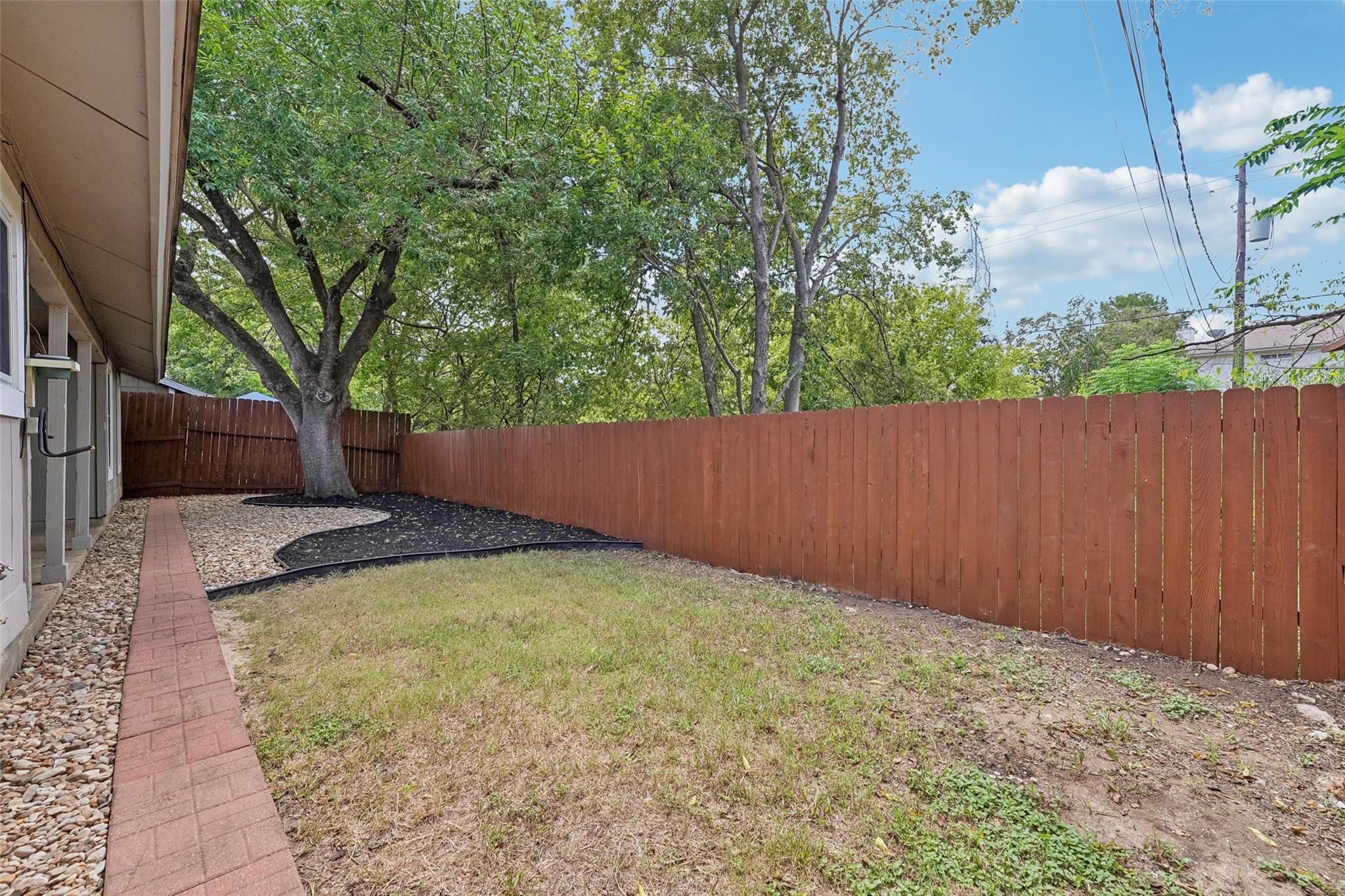9729 Meadowheath Dr Property Photo 23