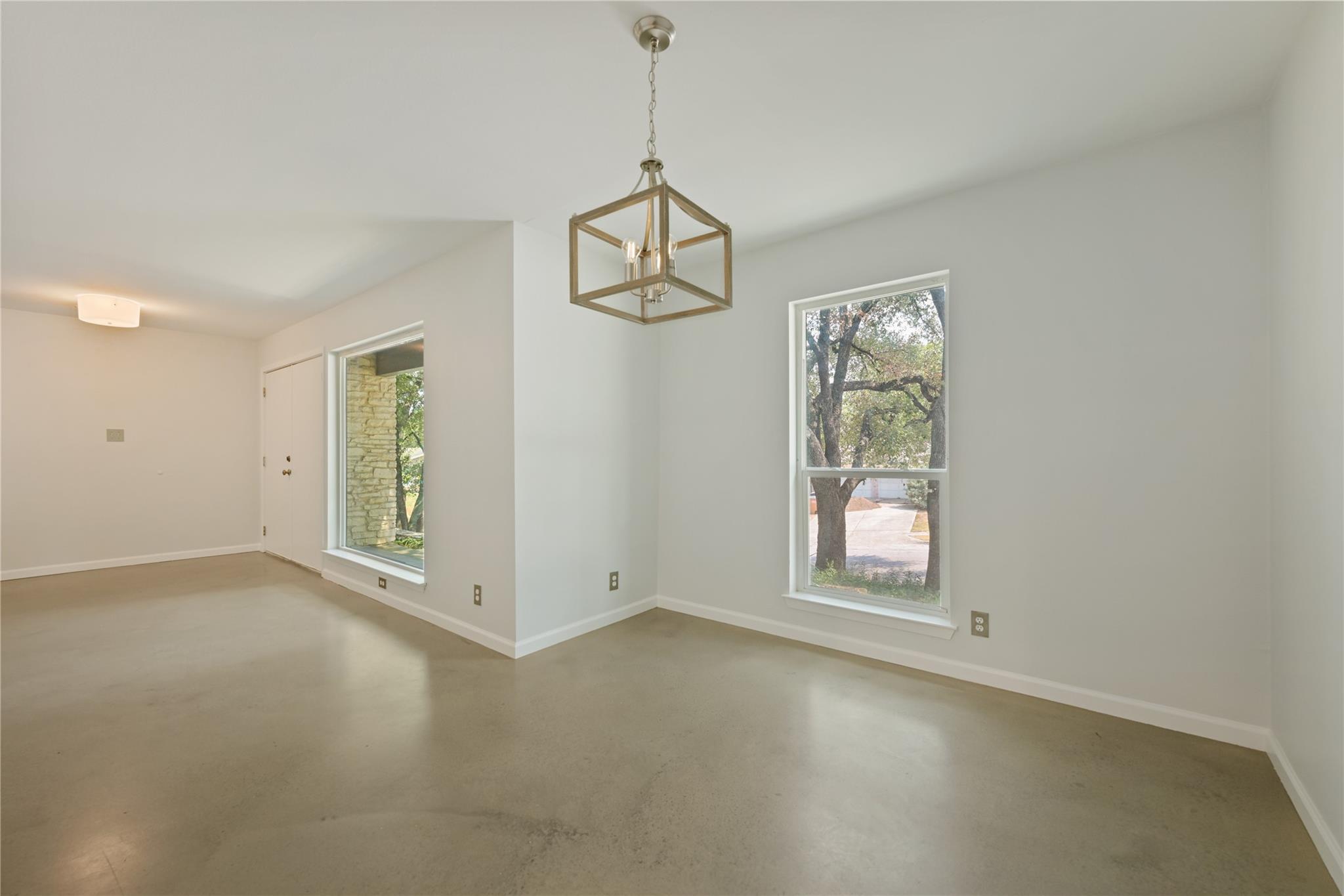 2500 Candlewood Ct Property Photo 5