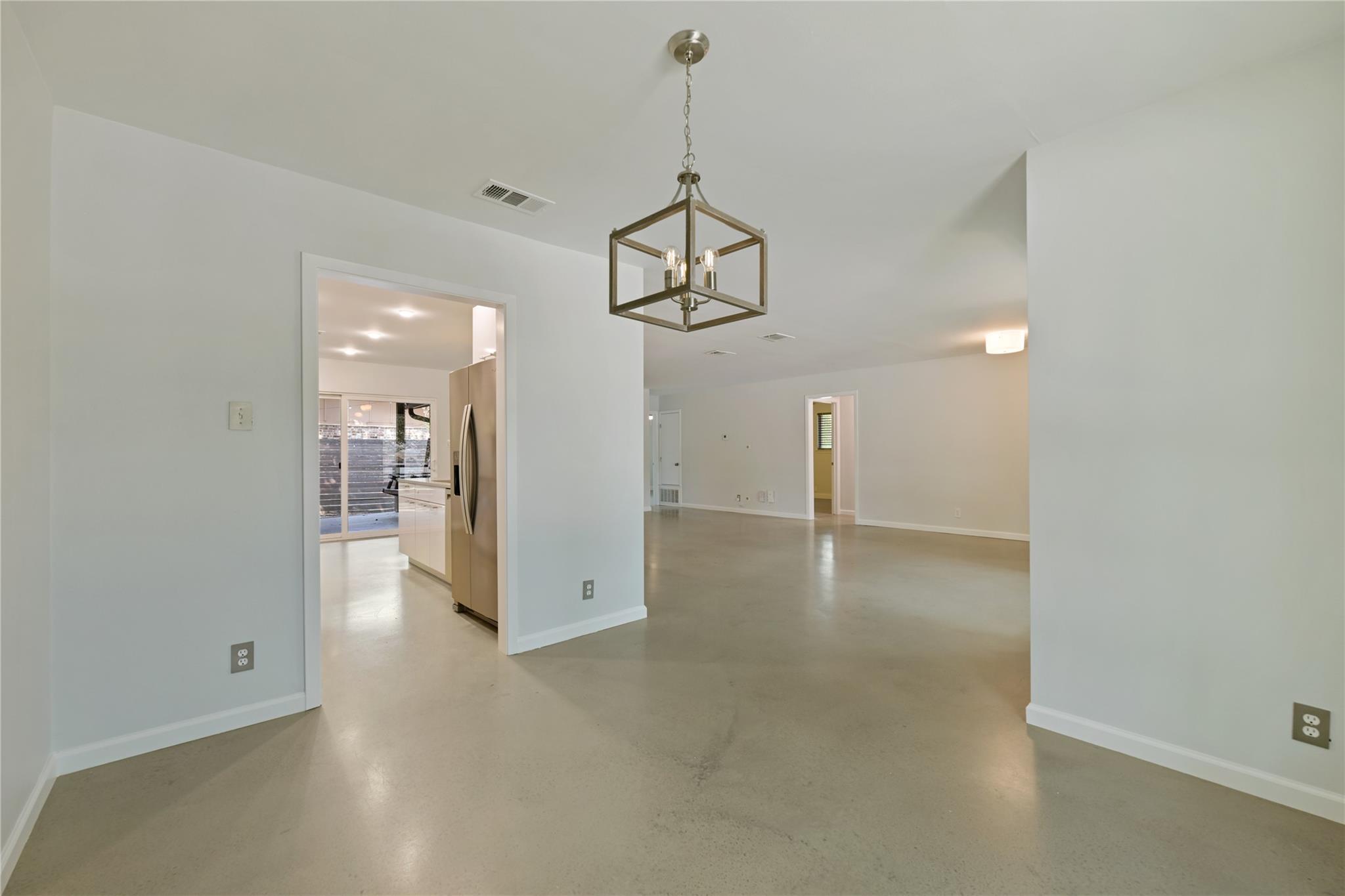 2500 Candlewood Ct Property Photo 6