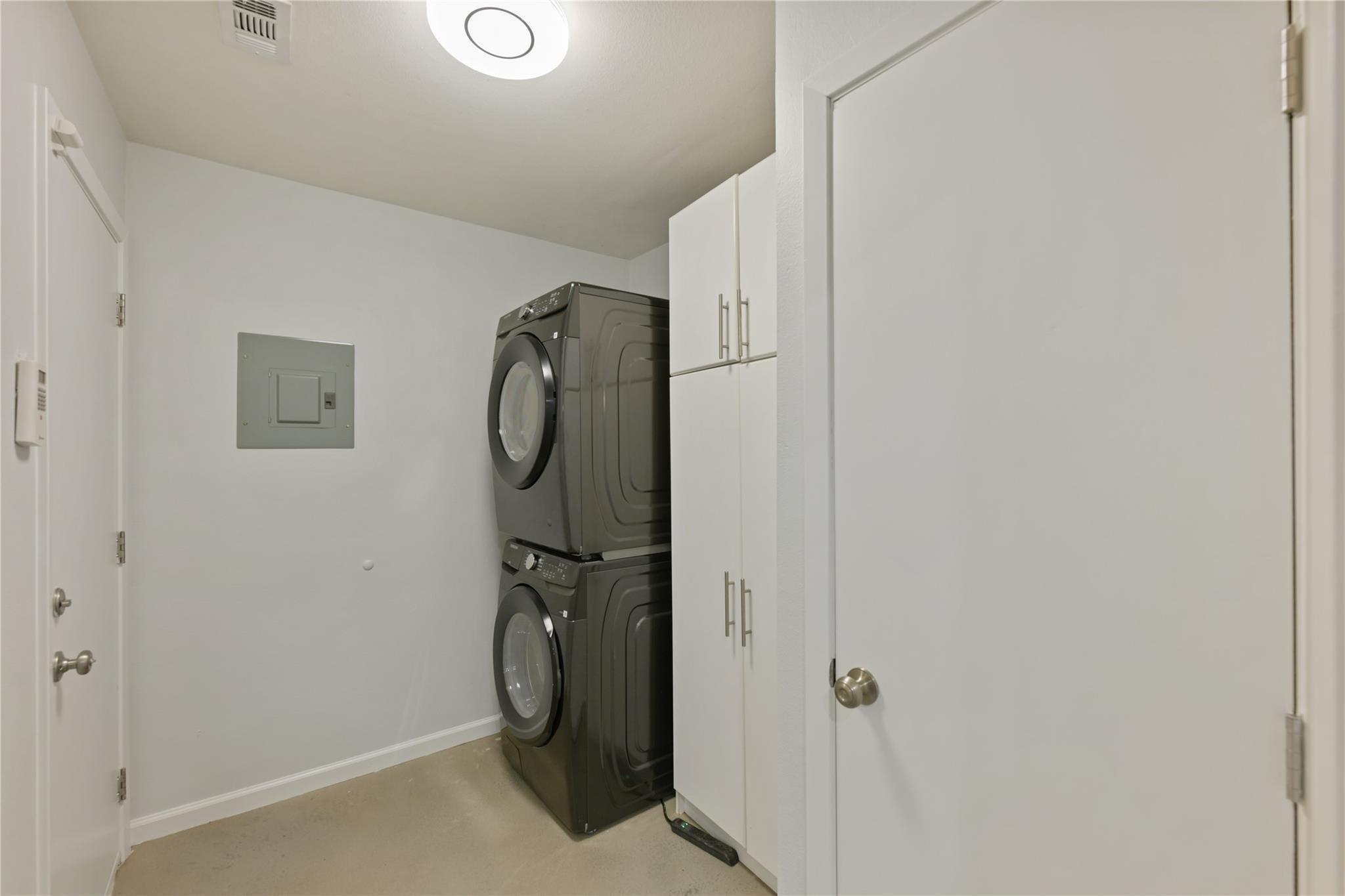2500 Candlewood Ct Property Photo 10