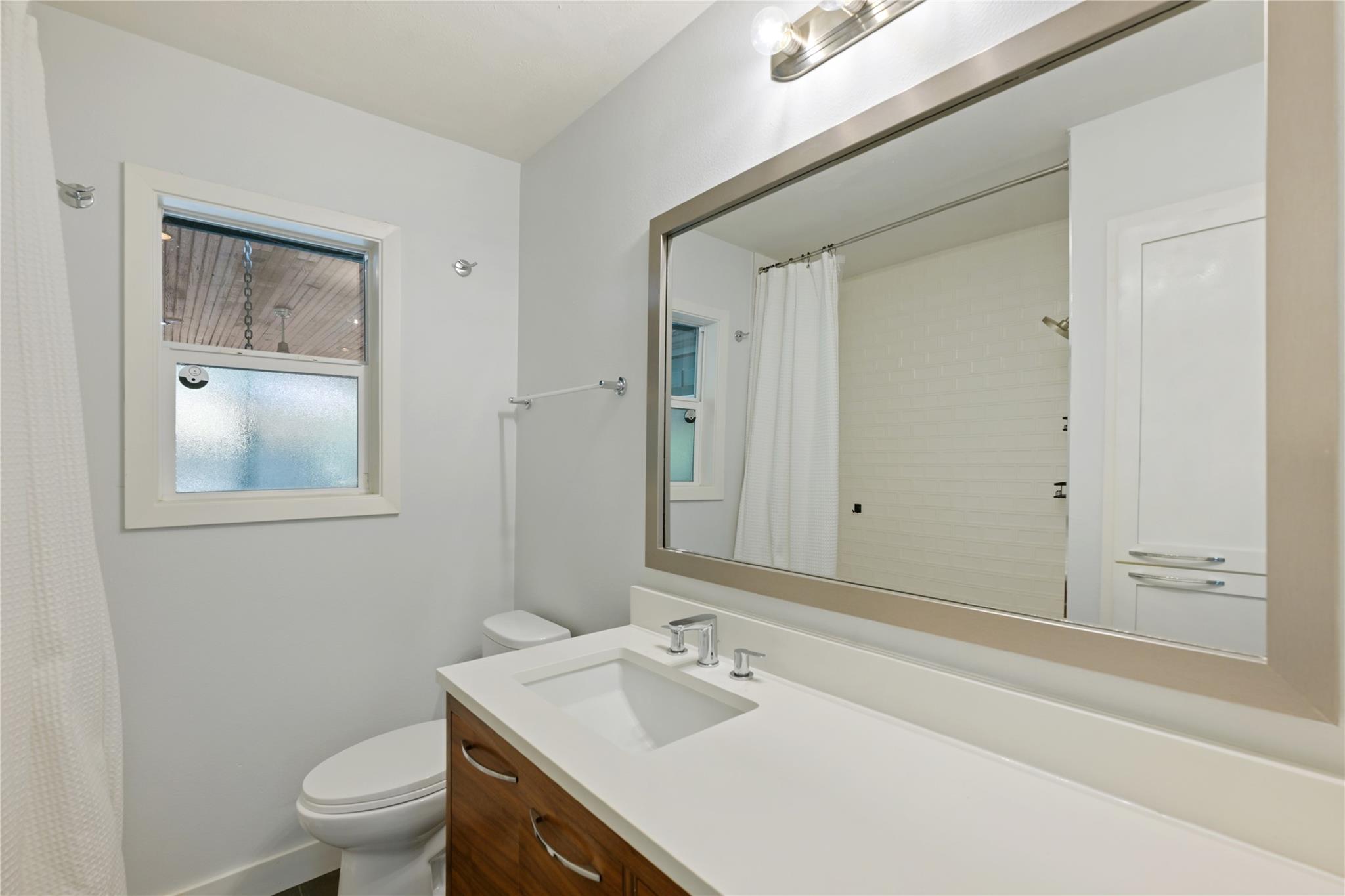 2500 Candlewood Ct Property Photo 16