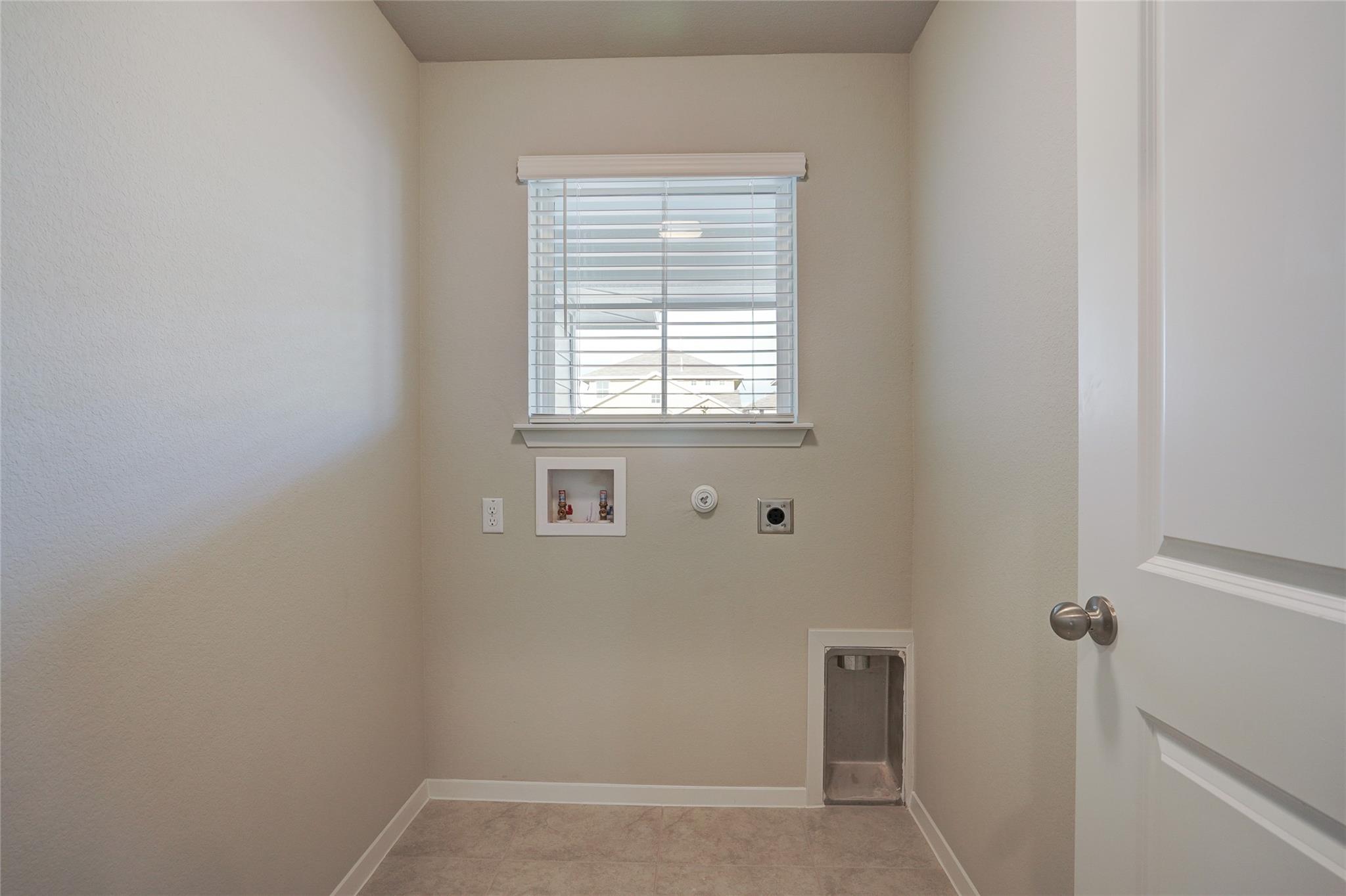 171 White Dunes Dr Property Photo 6