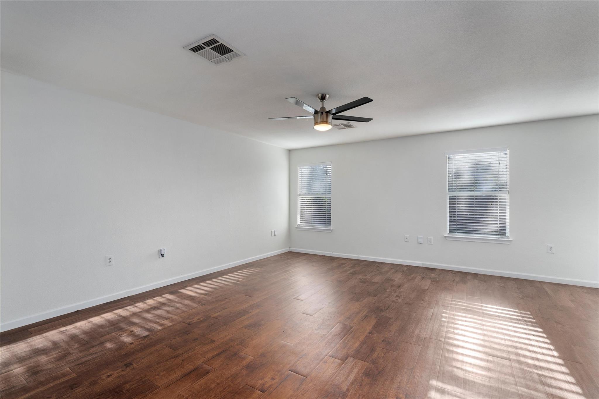 3516 Sand Dunes Ave Property Photo 5