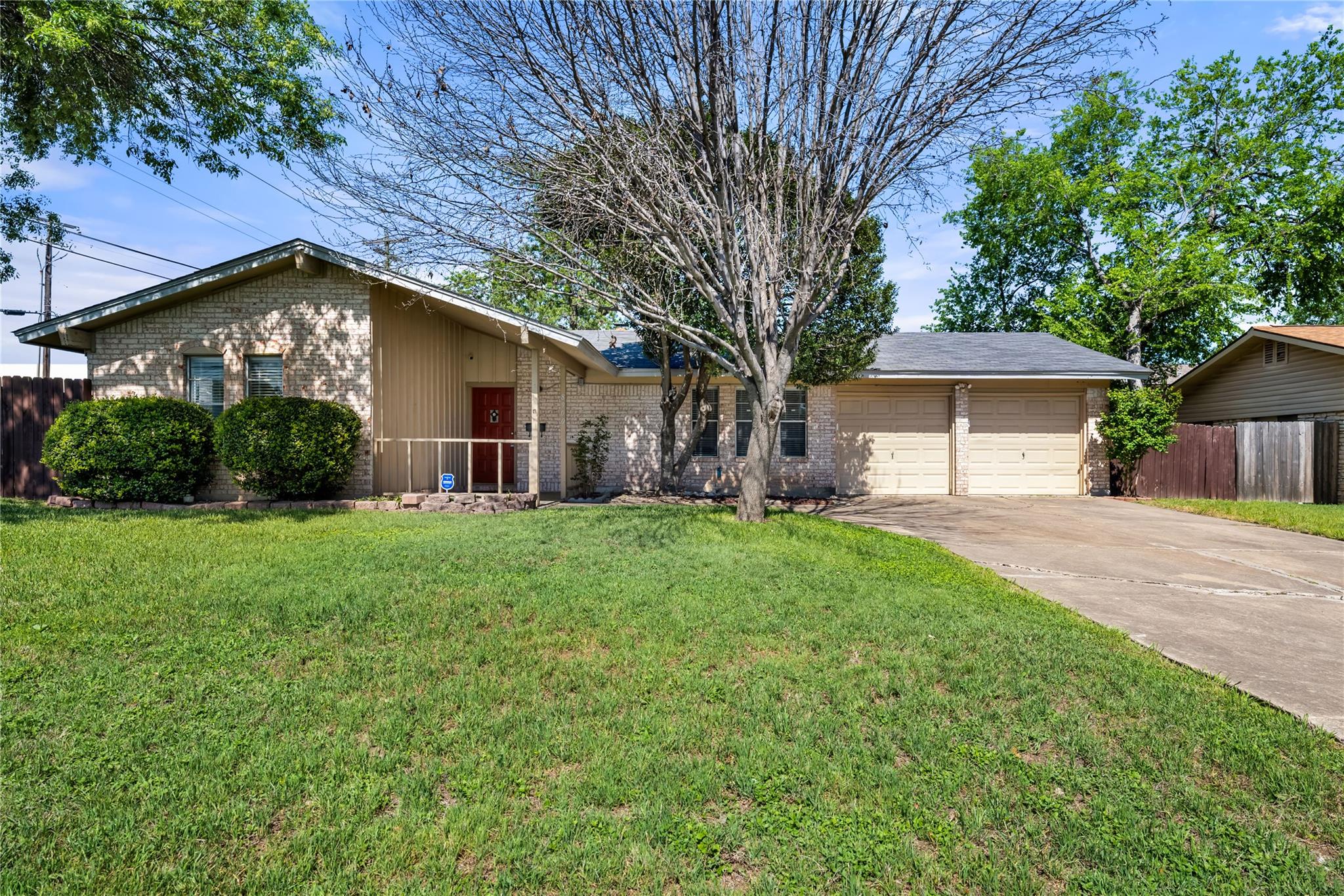 8900 Pointer Ln Property Photo