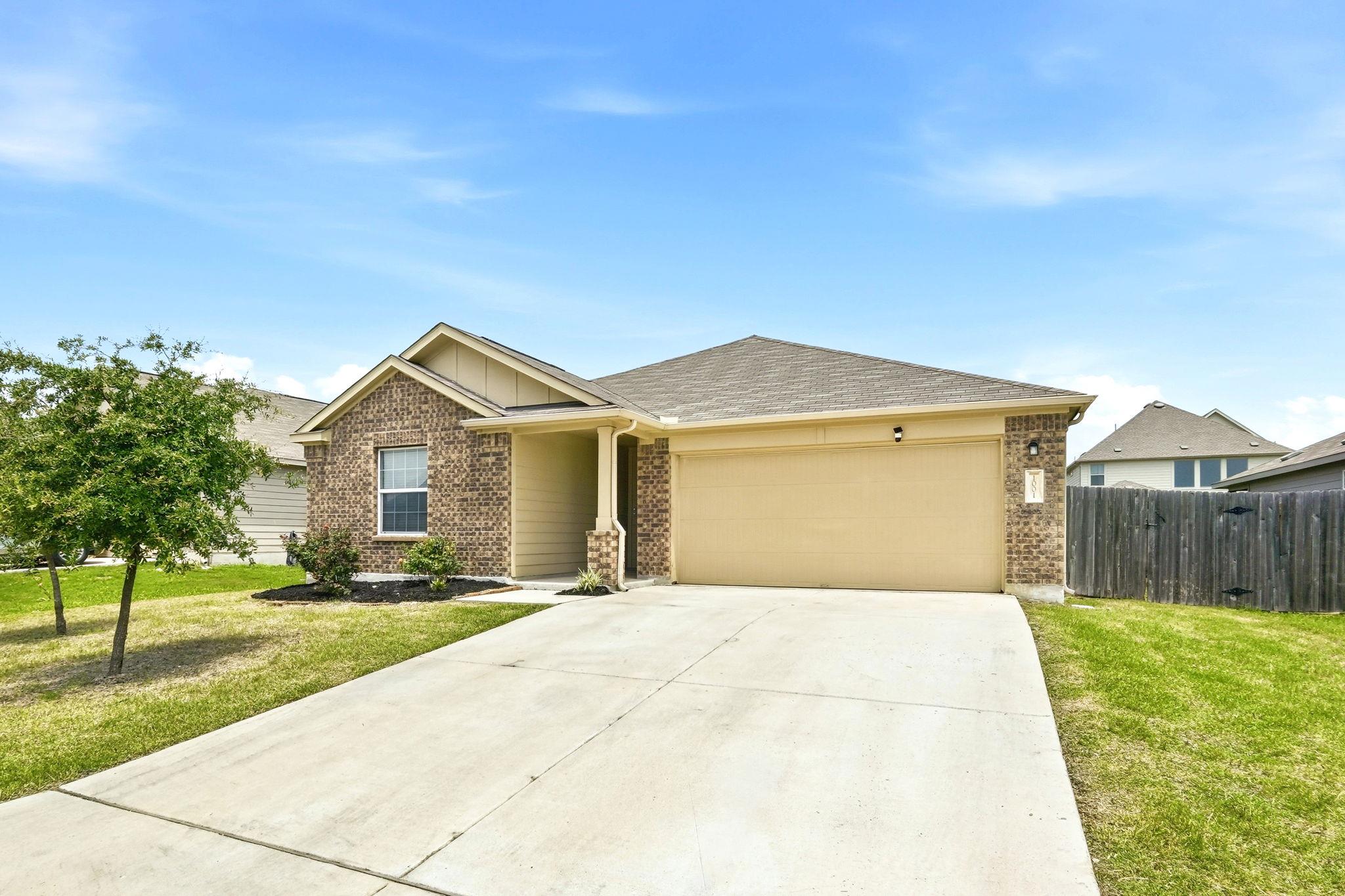 1001 Bluejack Way Property Photo 1