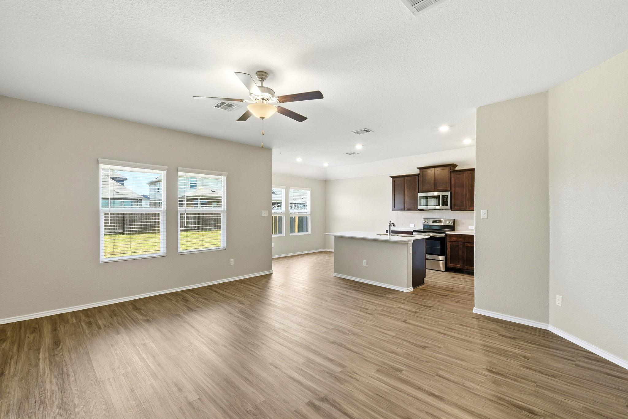 1001 Bluejack Way Property Photo 2