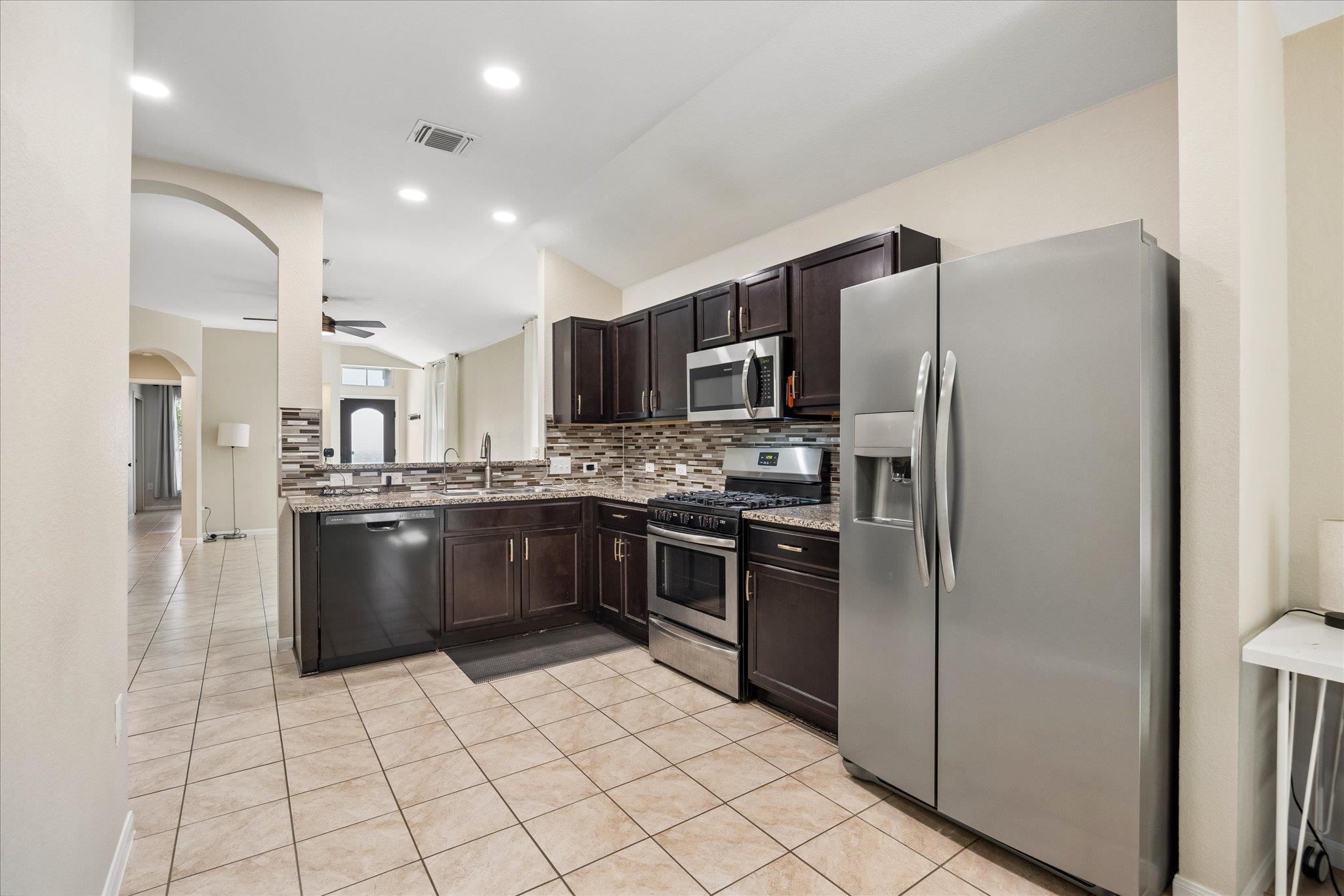 10110 Lampton Ln Property Photo 4