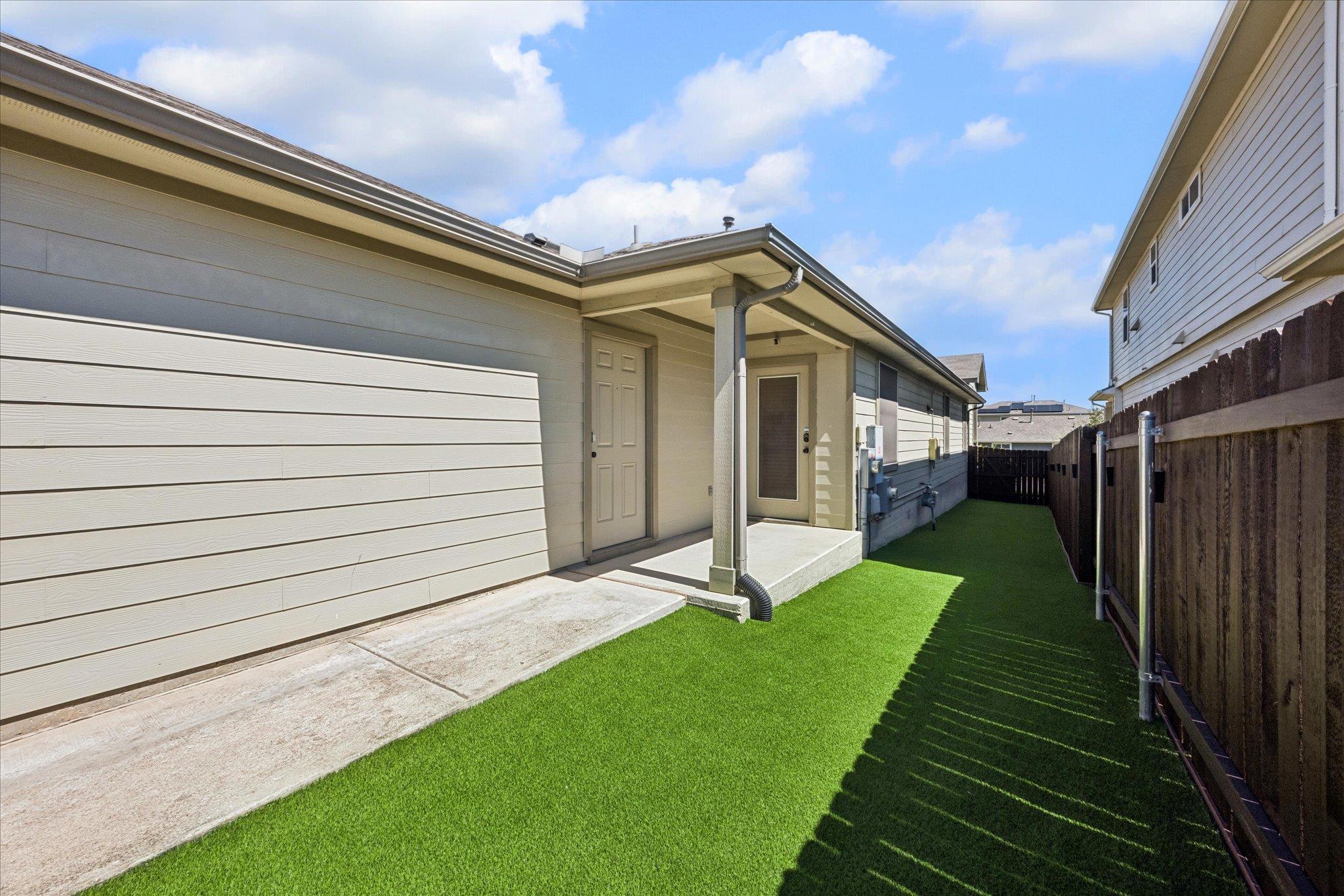 10110 Lampton Ln Property Photo 14