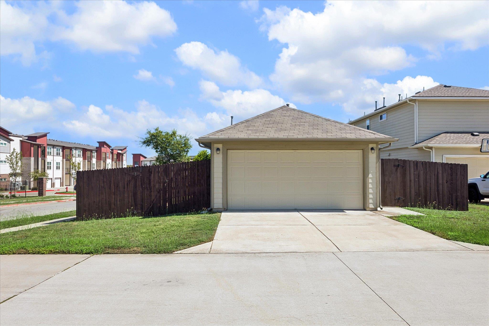 10110 Lampton Ln Property Photo 15