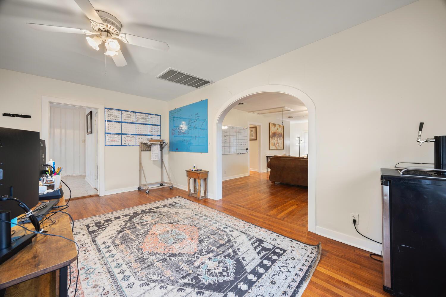 201 Rose St Property Photo 9