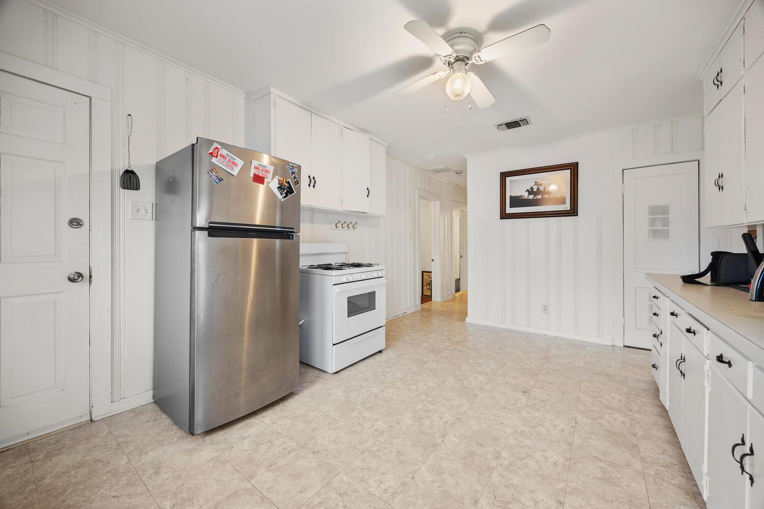 201 Rose St Property Photo 12