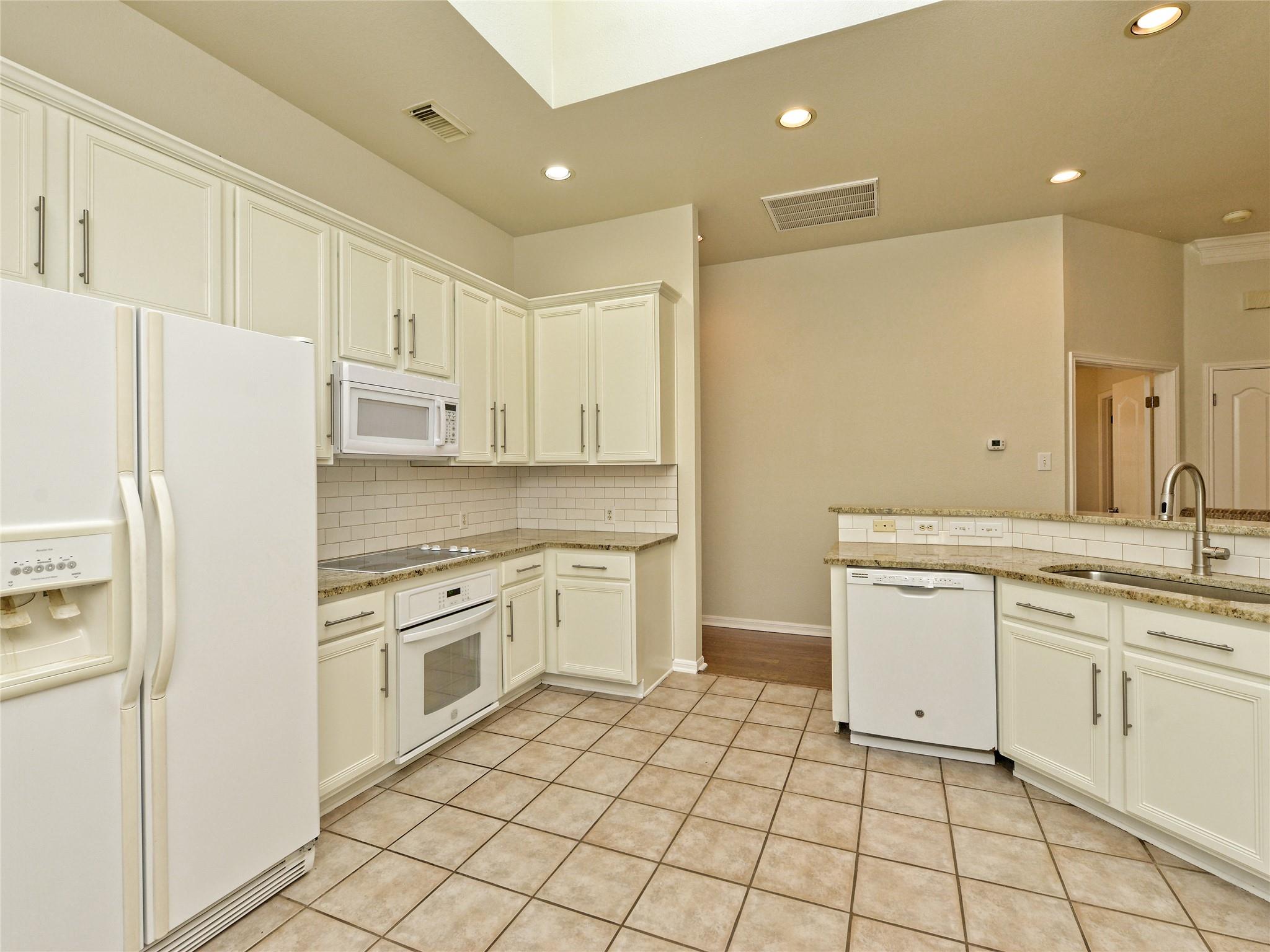 11 Troon Dr Property Photo 9
