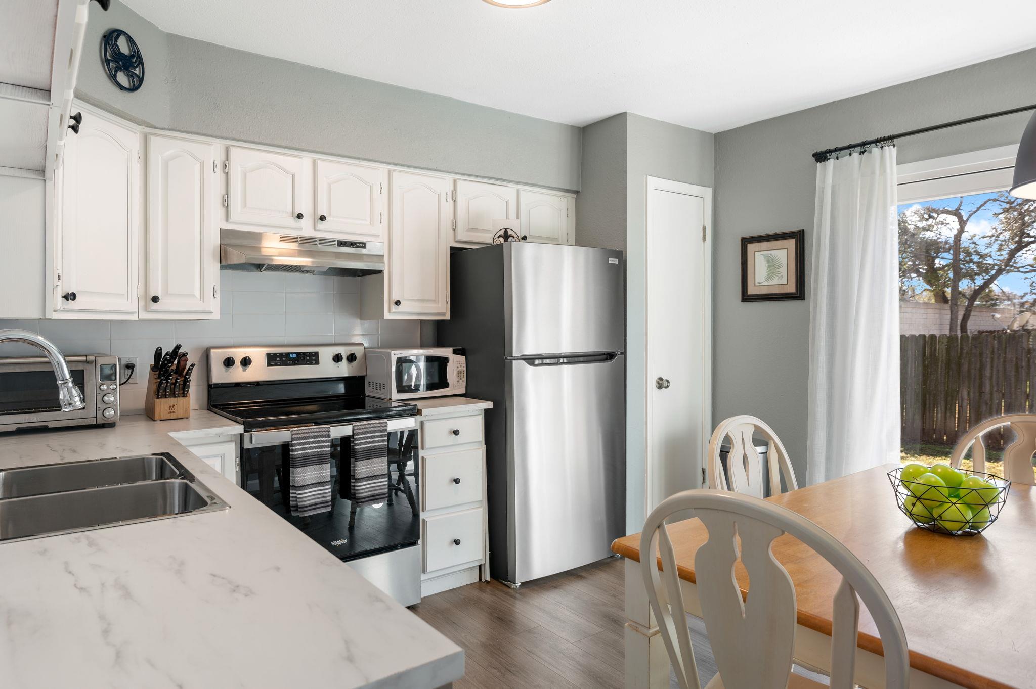 10401 Burmaster Ln #a Property Photo 8