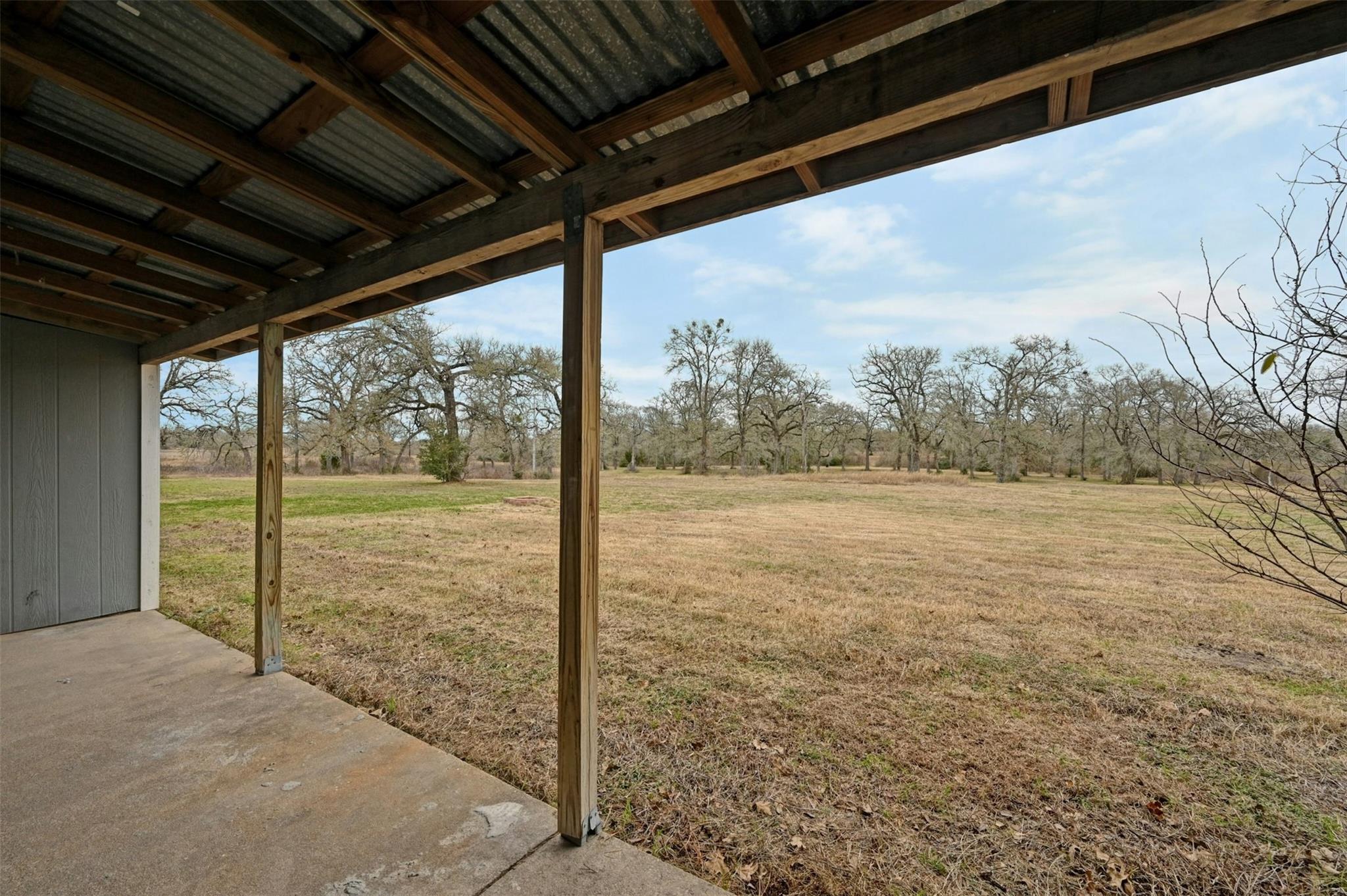 174 Hershal Ln Property Photo 2