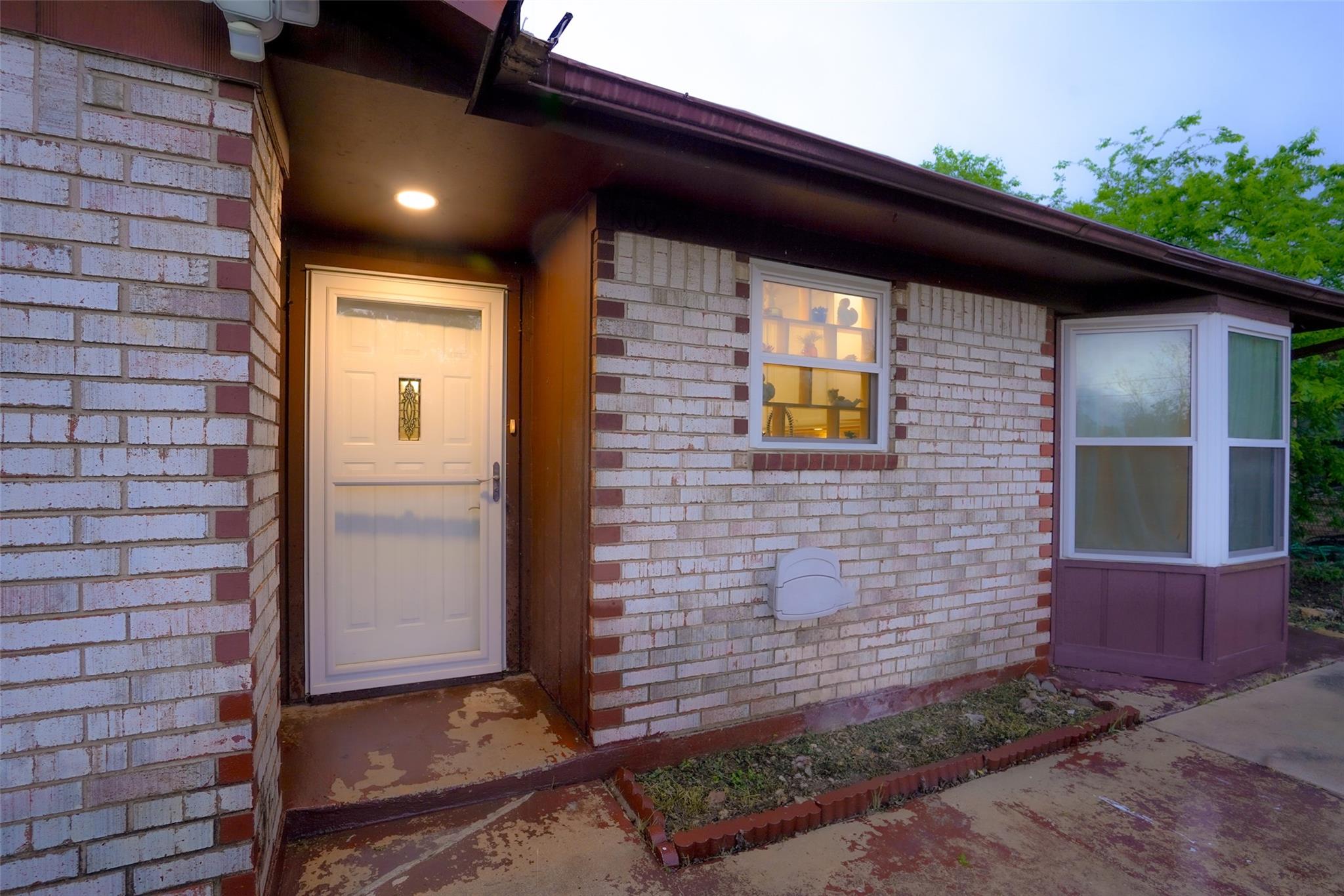 1805 Hammond Dr Property Photo 1