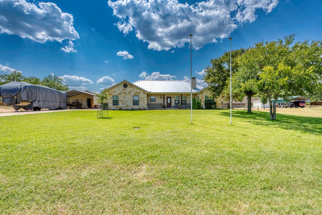 809 Skyline Dr Property Photo 4