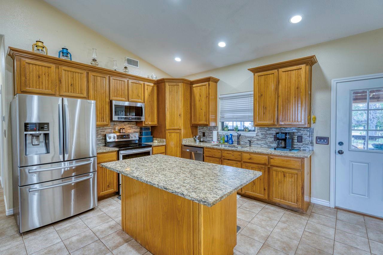 809 Skyline Dr Property Photo 13