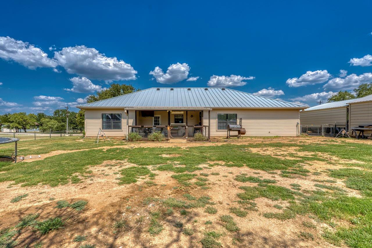 809 Skyline Dr Property Photo 25