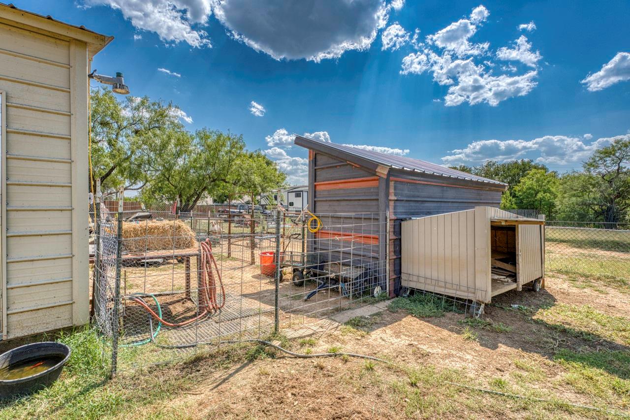 809 Skyline Dr Property Photo 27