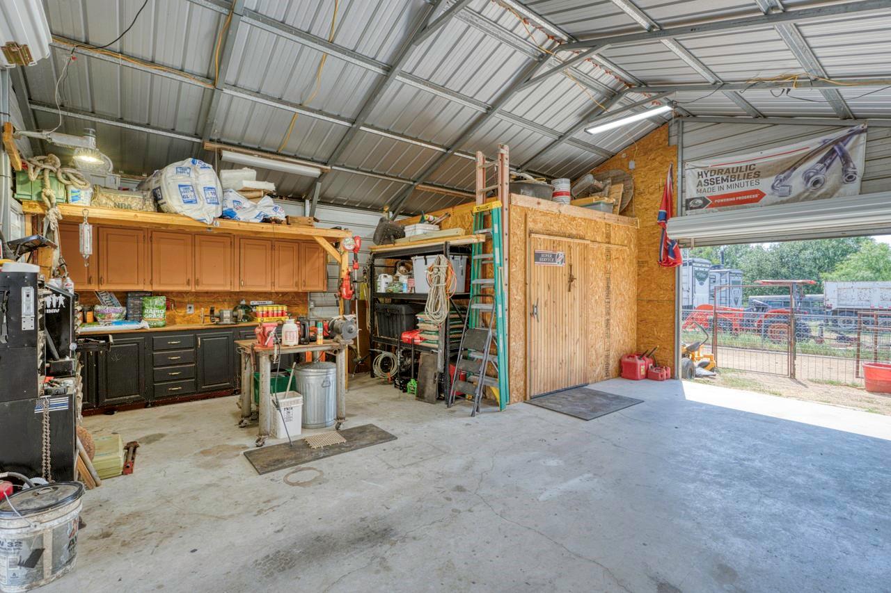 809 Skyline Dr Property Photo 31