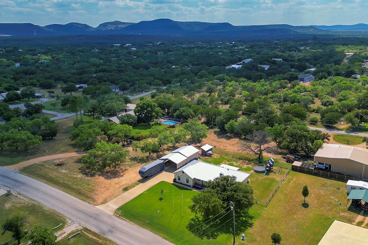 809 Skyline Dr Property Photo 35