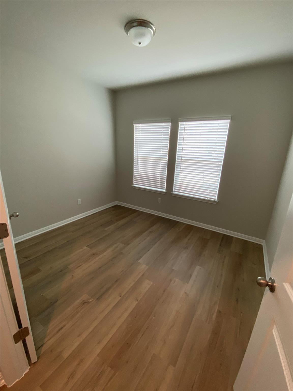 912 Main St Property Photo 18