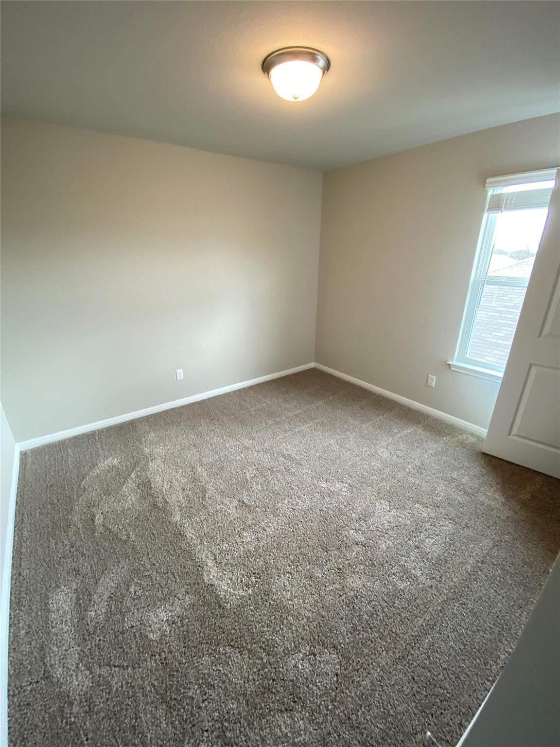 912 Main St Property Photo 25