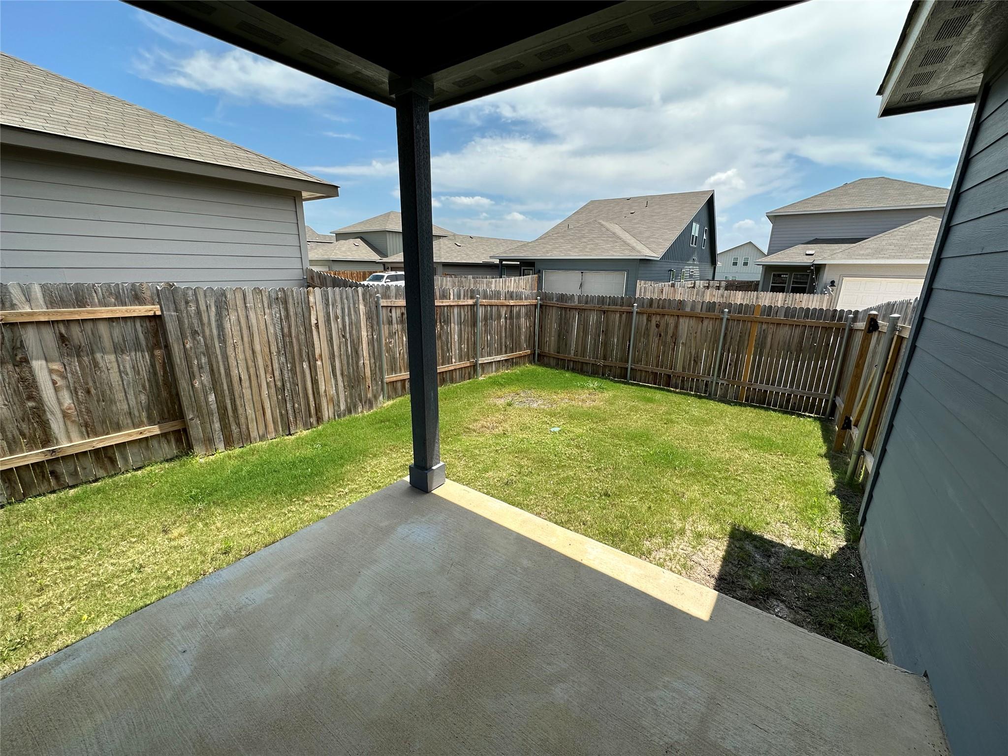 912 Main St Property Photo 27