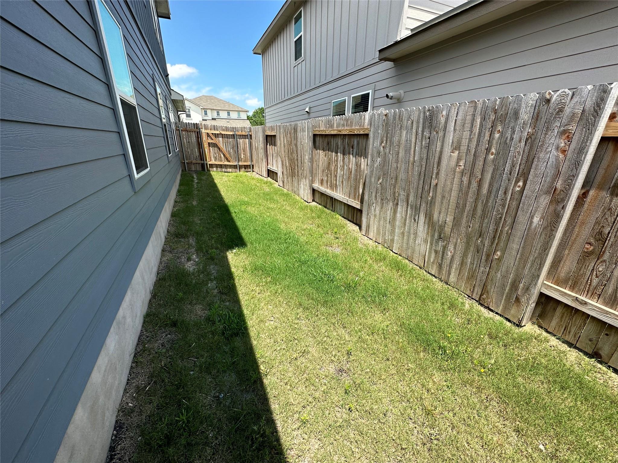 912 Main St Property Photo 28