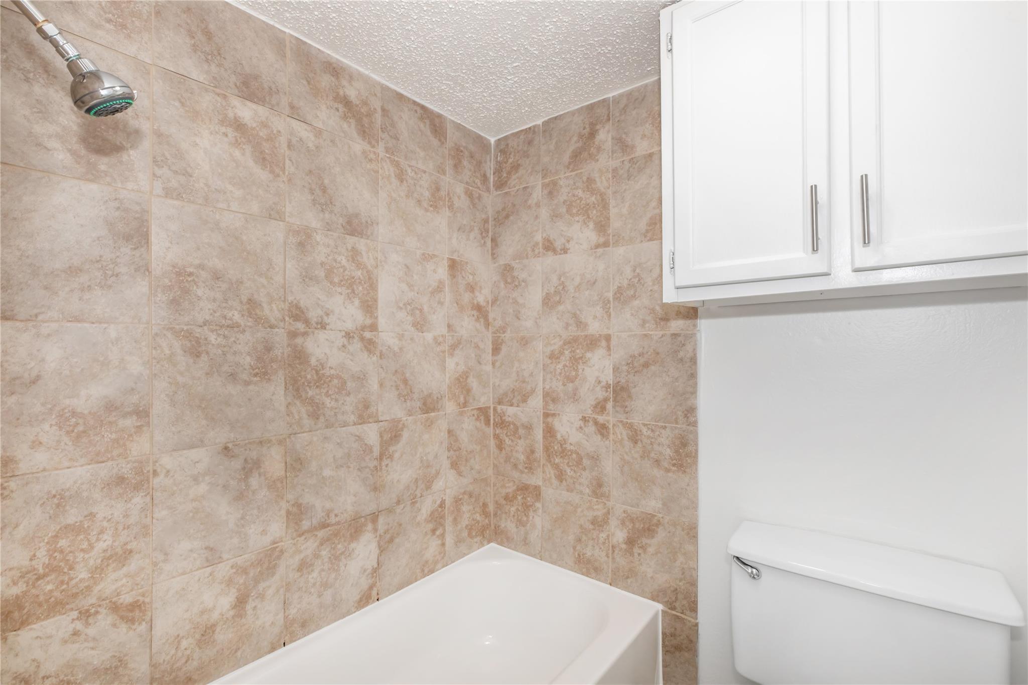 6010 N Lamar Blvd #203 Property Photo 9