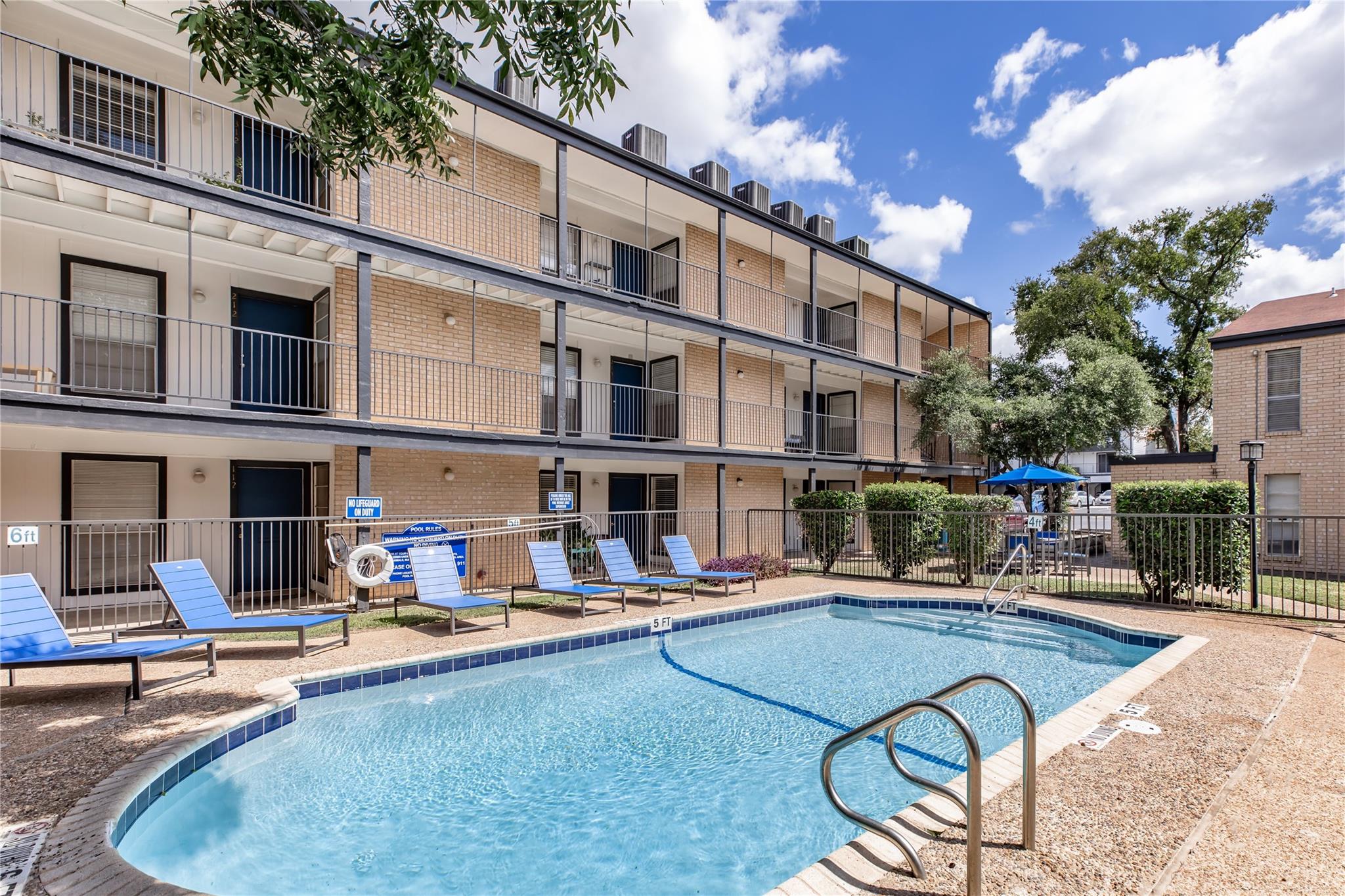 6010 N Lamar Blvd #203 Property Photo 17