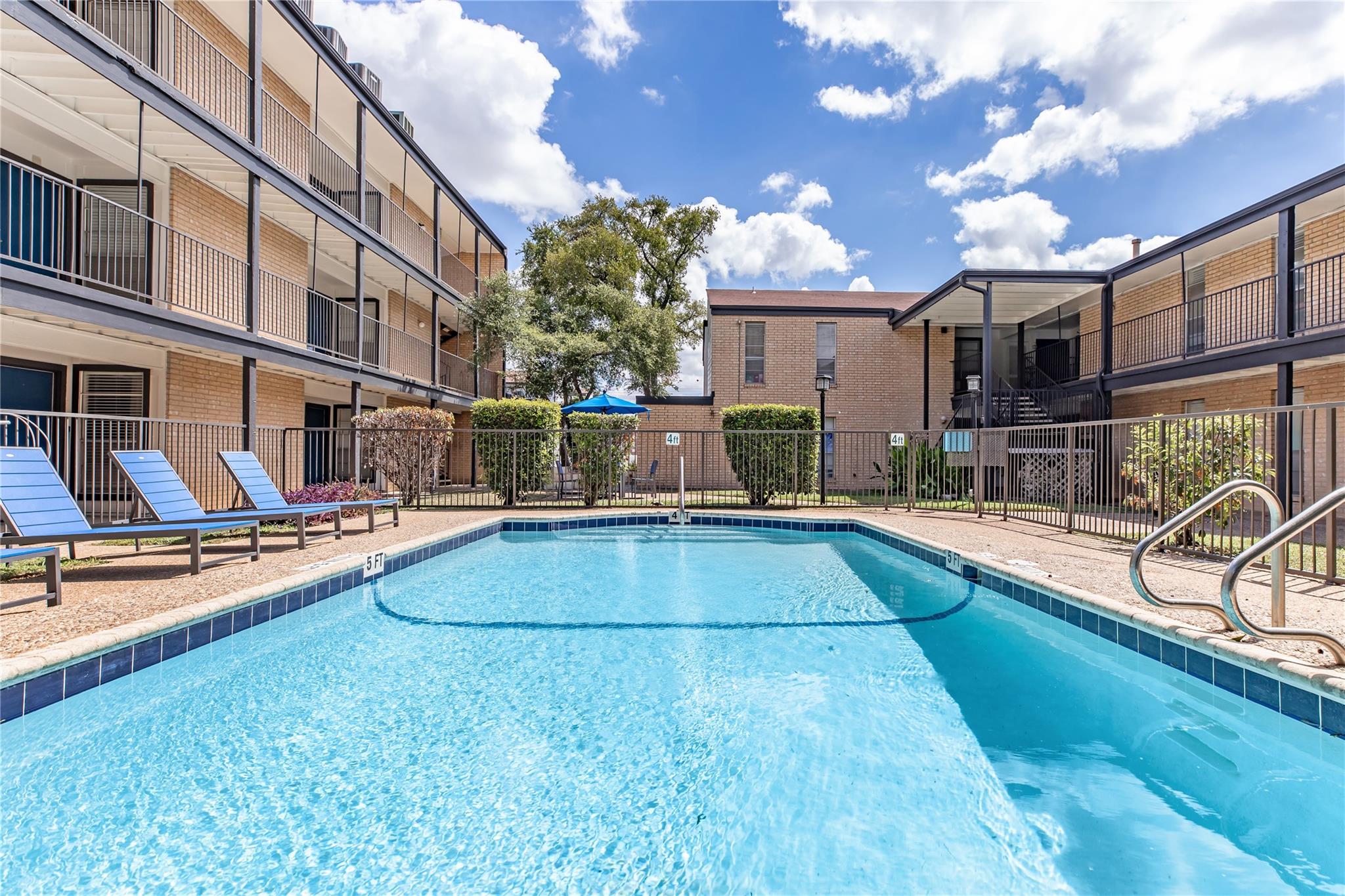 6010 N Lamar Blvd #203 Property Photo 18