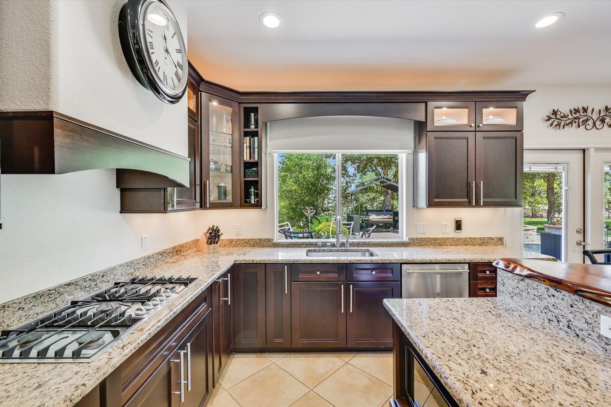 102 Osprey Cir Property Photo 6