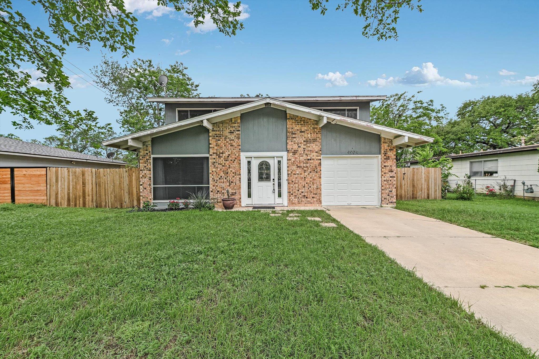 4904 Creekline Dr Property Photo 1