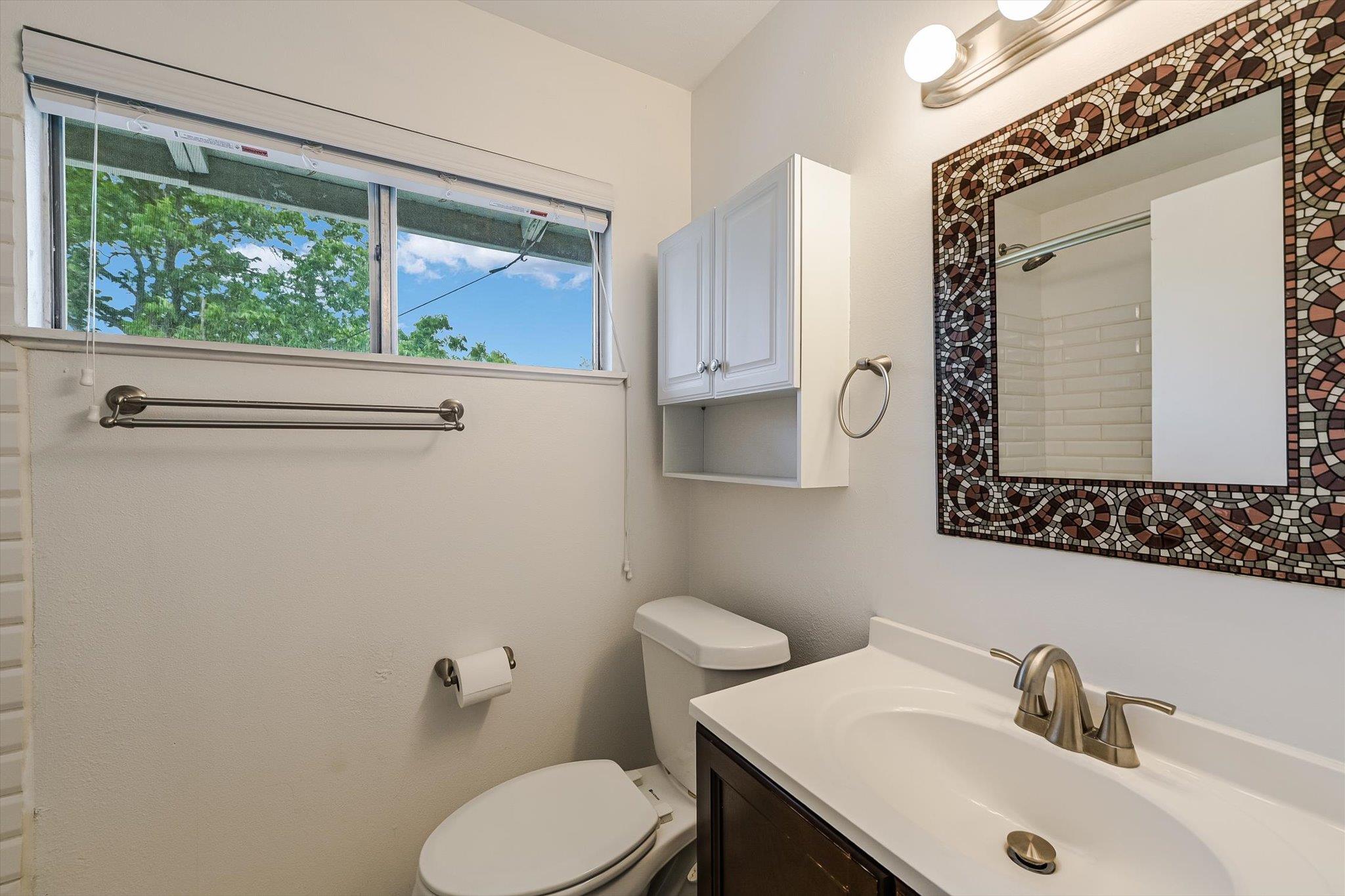 4904 Creekline Dr Property Photo 8