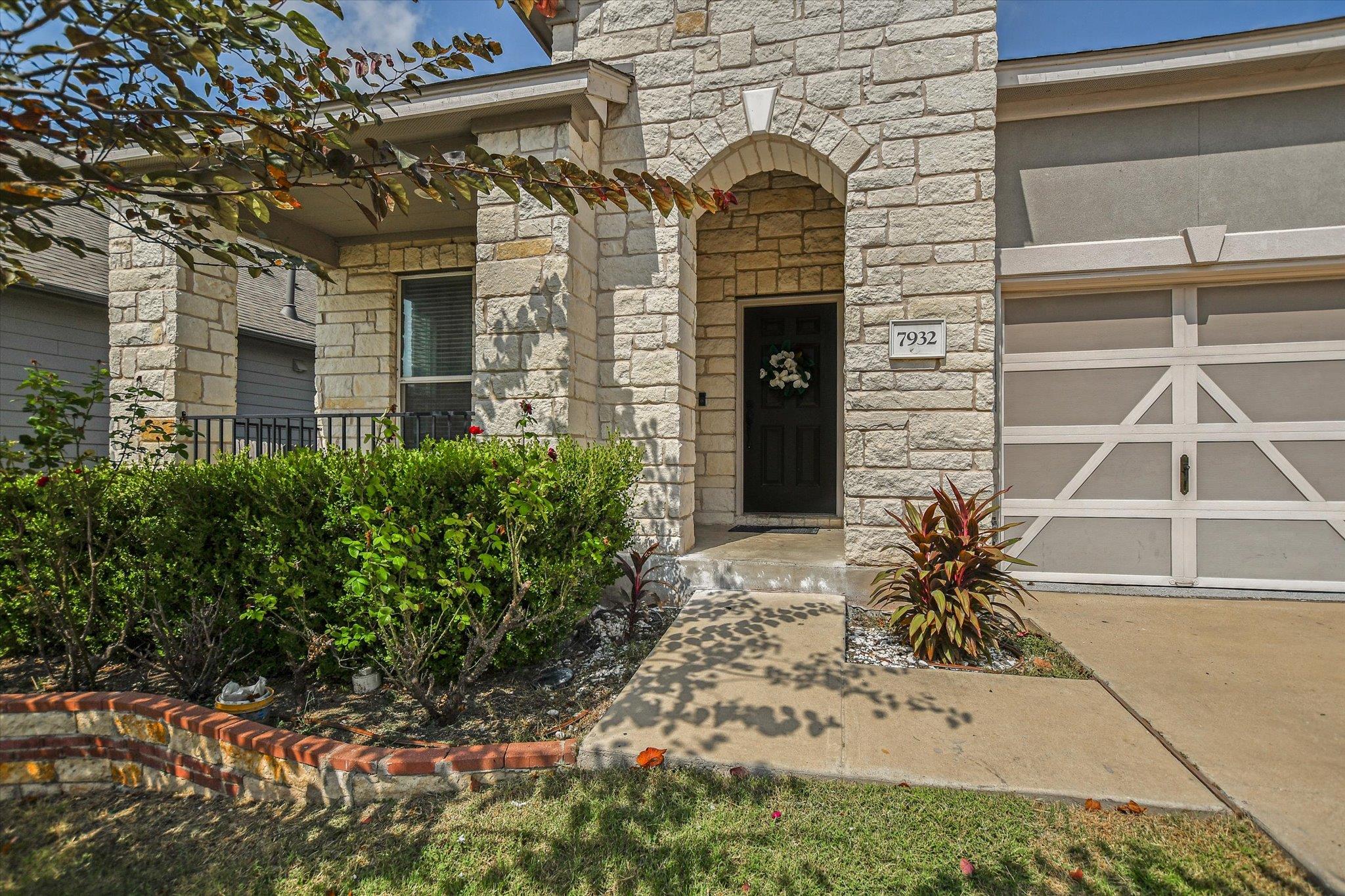 7932 Gato Ln Property Photo 3
